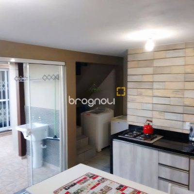 Casa com 117m², 3 quartos (sendo 1 suíte), 2 garagens, no bairro Ingleses em Florianópolis