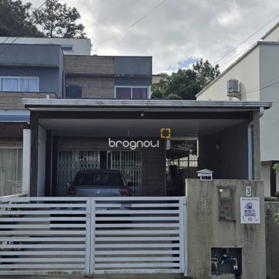 Casa com 117m², 3 quartos (sendo 1 suíte), 2 garagens, no bairro Ingleses em Florianópolis