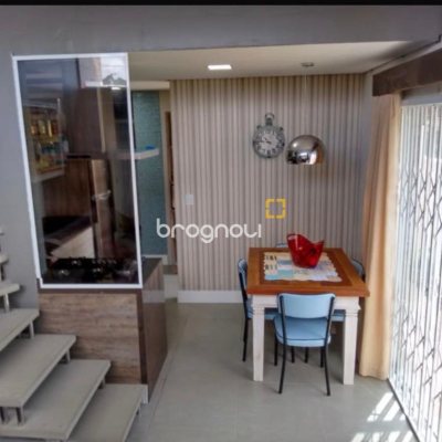 Casa com 117m², 3 quartos (sendo 1 suíte), 2 garagens, no bairro Ingleses em Florianópolis