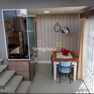Casa com 117m², 3 quartos (sendo 1 suíte), 2 garagens, no bairro Ingleses em Florianópolis