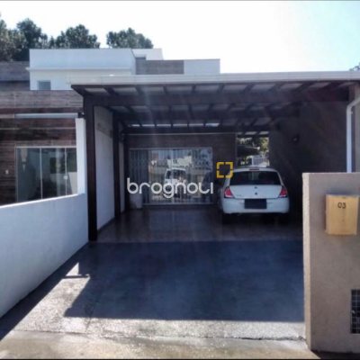 Casa com 117m², 3 quartos (sendo 1 suíte), 2 garagens, no bairro Ingleses em Florianópolis