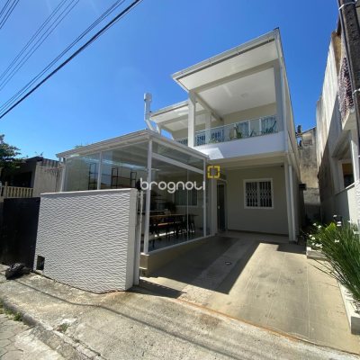 Casa com 130m², 3 quartos (sendo 2 suítes), 1 garagem, no bairro Ingleses em Florianópolis