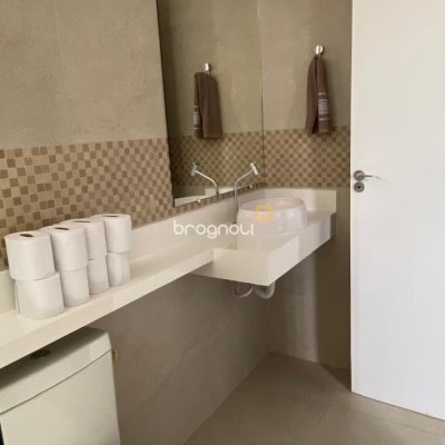 Casa com 130m², 3 quartos (sendo 2 suítes), 1 garagem, no bairro Ingleses em Florianópolis