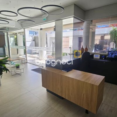 Apartamento com 79m², 2 quartos (sendo 1 suíte), 2 garagens, no bairro Centro em Florianópolis