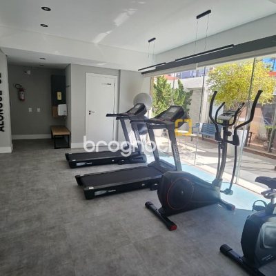Apartamento com 79m², 2 quartos (sendo 1 suíte), 2 garagens, no bairro Centro em Florianópolis