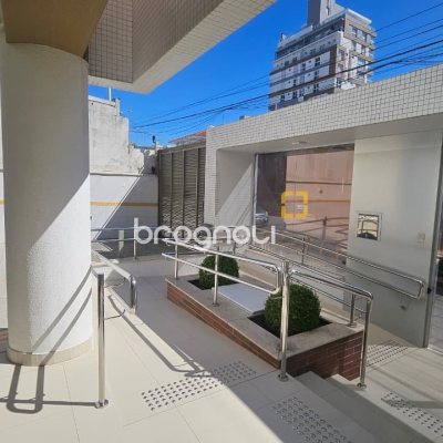 Apartamento com 79m², 2 quartos (sendo 1 suíte), 2 garagens, no bairro Centro em Florianópolis