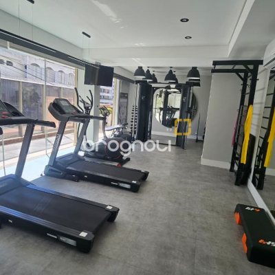 Apartamento com 79m², 2 quartos (sendo 1 suíte), 2 garagens, no bairro Centro em Florianópolis