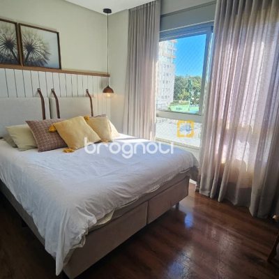 Apartamento com 79m², 2 quartos (sendo 1 suíte), 2 garagens, no bairro Centro em Florianópolis
