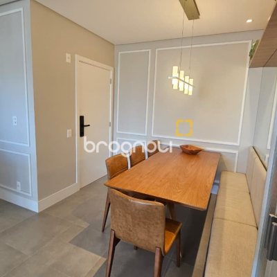 Apartamento com 79m², 2 quartos (sendo 1 suíte), 2 garagens, no bairro Centro em Florianópolis