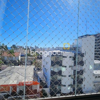 Apartamento com 79m², 2 quartos (sendo 1 suíte), 2 garagens, no bairro Centro em Florianópolis