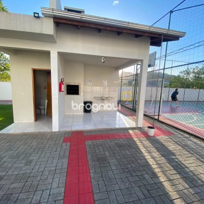 Apartamento com 52m², 2 quartos, 1 garagem, no bairro Aririú em Palhoça