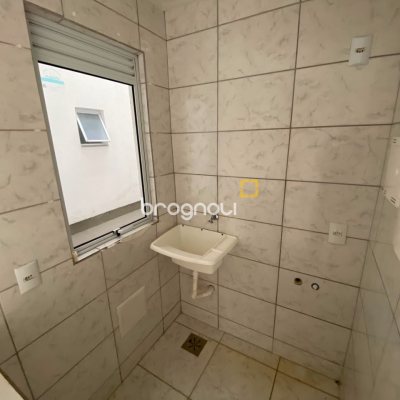 Apartamento com 52m², 2 quartos, 1 garagem, no bairro Aririú em Palhoça
