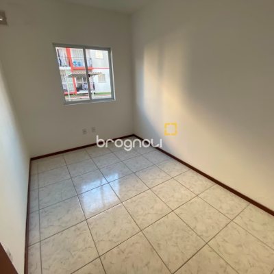 Apartamento com 52m², 2 quartos, 1 garagem, no bairro Aririú em Palhoça