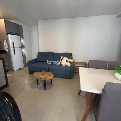 Apartamento com 69m², 2 quartos (sendo 1 suíte), 2 garagens, no bairro Ingleses em Florianópolis