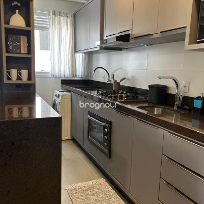 Apartamento com 69m², 2 quartos (sendo 1 suíte), 2 garagens, no bairro Ingleses em Florianópolis