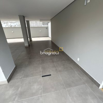 Apartamento com 69m², 2 quartos (sendo 1 suíte), 2 garagens, no bairro Ingleses em Florianópolis