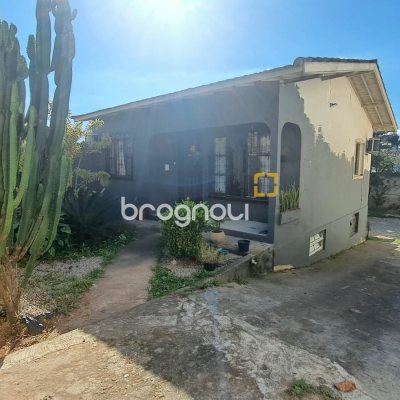 Casa com 90m², 4 quartos, 2 garagens, no bairro Capoeiras em Florianópolis