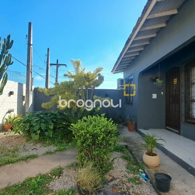 Casa com 90m², 4 quartos, 2 garagens, no bairro Capoeiras em Florianópolis