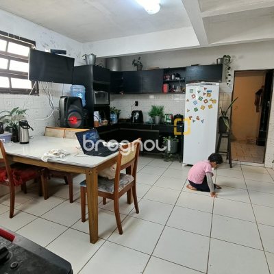 Casa com 90m², 4 quartos, 2 garagens, no bairro Capoeiras em Florianópolis