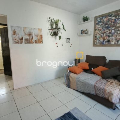 Casa com 90m², 4 quartos, 2 garagens, no bairro Capoeiras em Florianópolis