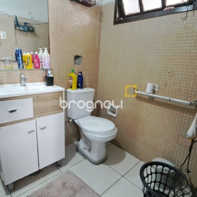 Casa com 90m², 4 quartos, 2 garagens, no bairro Capoeiras em Florianópolis