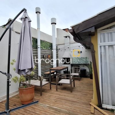 Casa com 245m², 3 quartos (sendo 1 suíte), 2 garagens, no bairro Estreito em Florianópolis