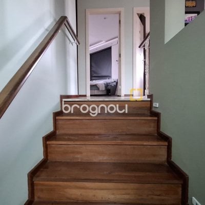 Casa com 245m², 3 quartos (sendo 1 suíte), 2 garagens, no bairro Estreito em Florianópolis