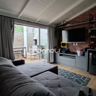 Casa com 245m², 3 quartos (sendo 1 suíte), 2 garagens, no bairro Estreito em Florianópolis