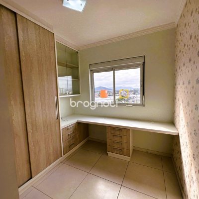 Apartamento com 88m², 3 quartos (sendo 1 suíte), 2 garagens, no bairro Pagani em Palhoça