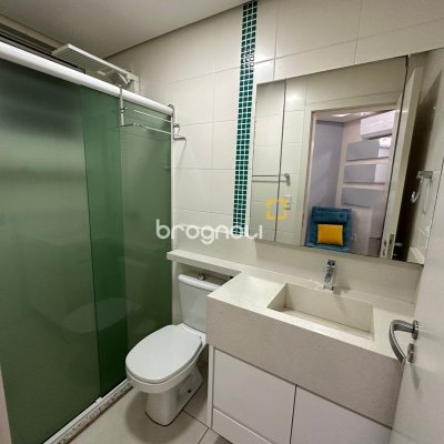 Apartamento com 88m², 3 quartos (sendo 1 suíte), 2 garagens, no bairro Pagani em Palhoça