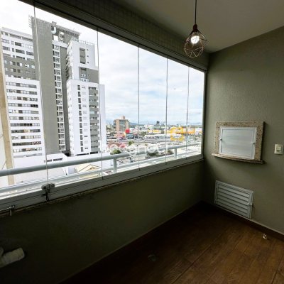 Apartamento com 88m², 3 quartos (sendo 1 suíte), 2 garagens, no bairro Pagani em Palhoça