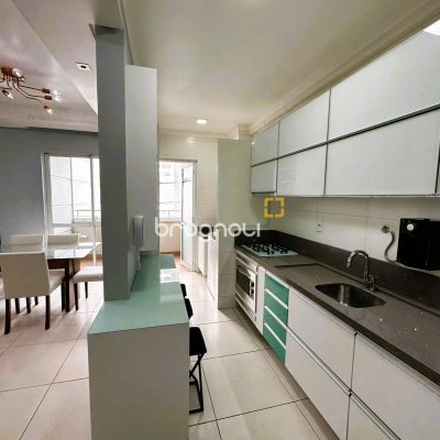 Apartamento com 88m², 3 quartos (sendo 1 suíte), 2 garagens, no bairro Pagani em Palhoça