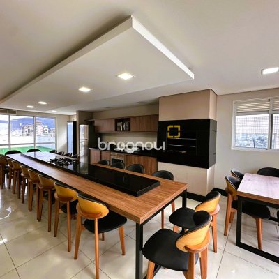 Apartamento com 88m², 3 quartos (sendo 1 suíte), 2 garagens, no bairro Pagani em Palhoça