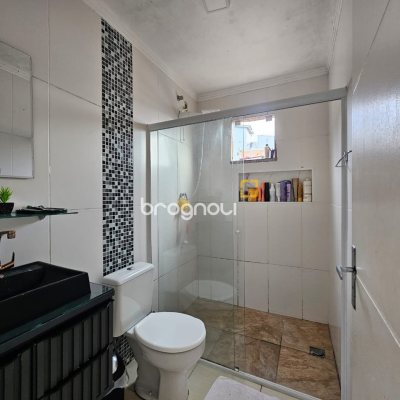 Casa com 220m², 4 quartos (sendo 1 suíte), 3 garagens, no bairro Jardim Cidade de Florianópolis em São José