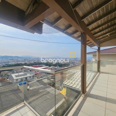 Casa com 220m², 4 quartos (sendo 1 suíte), 3 garagens, no bairro Jardim Cidade de Florianópolis em São José