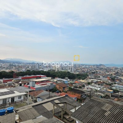 Casa com 220m², 4 quartos (sendo 1 suíte), 3 garagens, no bairro Jardim Cidade de Florianópolis em São José