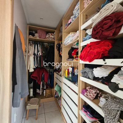 Casa com 220m², 4 quartos (sendo 1 suíte), 3 garagens, no bairro Jardim Cidade de Florianópolis em São José