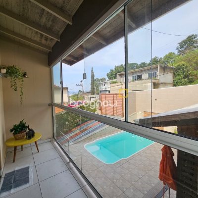 Casa com 220m², 4 quartos (sendo 1 suíte), 3 garagens, no bairro Jardim Cidade de Florianópolis em São José