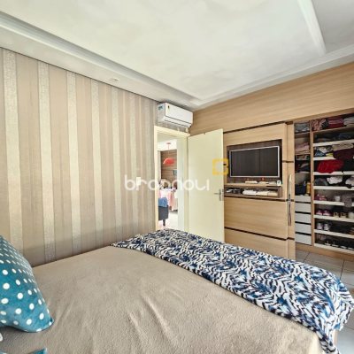 Casa com 220m², 4 quartos (sendo 1 suíte), 3 garagens, no bairro Jardim Cidade de Florianópolis em São José