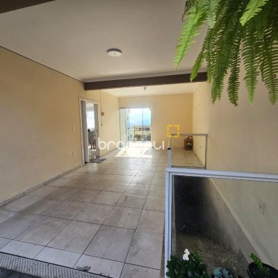 Casa com 220m², 4 quartos (sendo 1 suíte), 3 garagens, no bairro Jardim Cidade de Florianópolis em São José