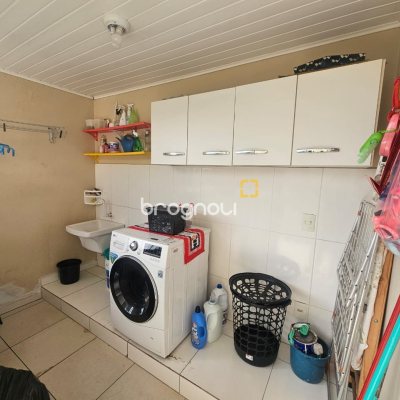 Casa com 220m², 4 quartos (sendo 1 suíte), 3 garagens, no bairro Jardim Cidade de Florianópolis em São José