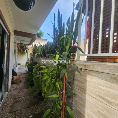 Casa com 220m², 4 quartos (sendo 1 suíte), 3 garagens, no bairro Jardim Cidade de Florianópolis em São José