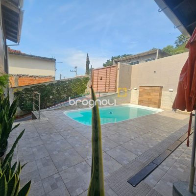 Casa com 220m², 4 quartos (sendo 1 suíte), 3 garagens, no bairro Jardim Cidade de Florianópolis em São José