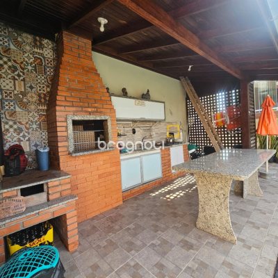 Casa com 220m², 4 quartos (sendo 1 suíte), 3 garagens, no bairro Jardim Cidade de Florianópolis em São José