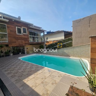 Casa com 220m², 4 quartos (sendo 1 suíte), 3 garagens, no bairro Jardim Cidade de Florianópolis em São José