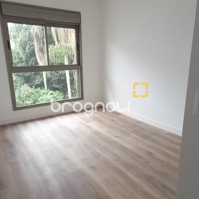 Apartamento com 101m², 2 quartos (sendo 2 suítes), 2 garagens, no bairro João Paulo em Florianópolis