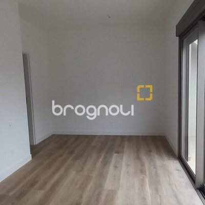 Apartamento com 101m², 2 quartos (sendo 2 suítes), 2 garagens, no bairro João Paulo em Florianópolis