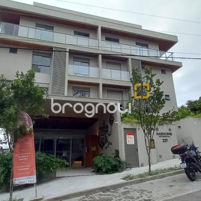 Apartamento com 101m², 2 quartos (sendo 2 suítes), 2 garagens, no bairro João Paulo em Florianópolis