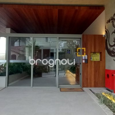 Apartamento com 101m², 2 quartos (sendo 2 suítes), 2 garagens, no bairro João Paulo em Florianópolis