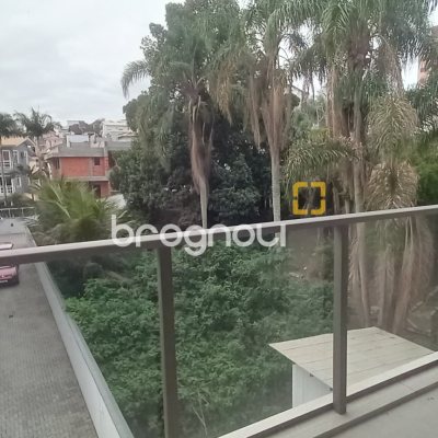 Apartamento com 101m², 2 quartos (sendo 2 suítes), 2 garagens, no bairro João Paulo em Florianópolis